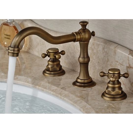 Vòi Lavabo Kanly 3 Lỗ GCB07 Nóng Lạnh Bằng Đồng Cổ Điển